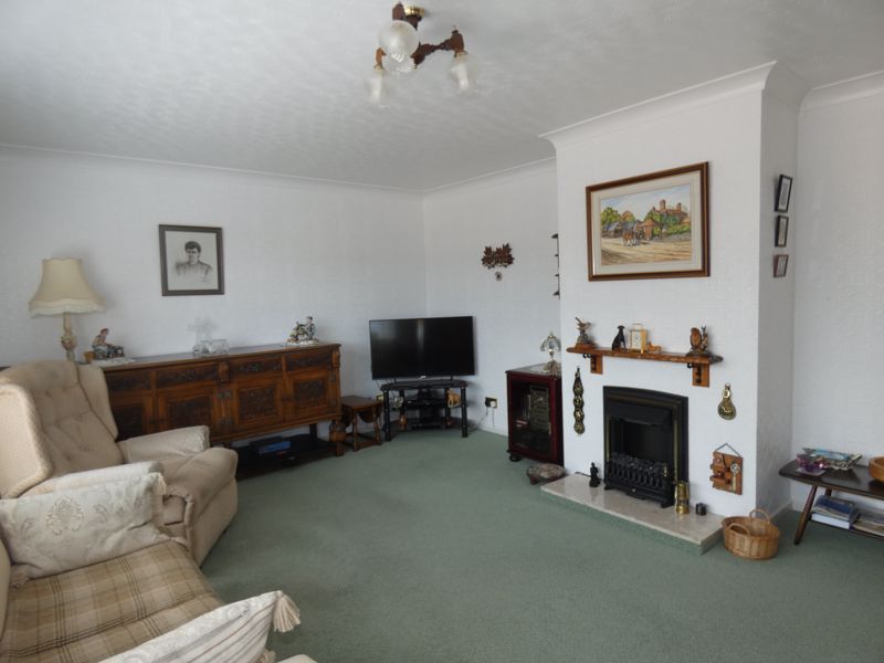 Lounge- click for photo gallery